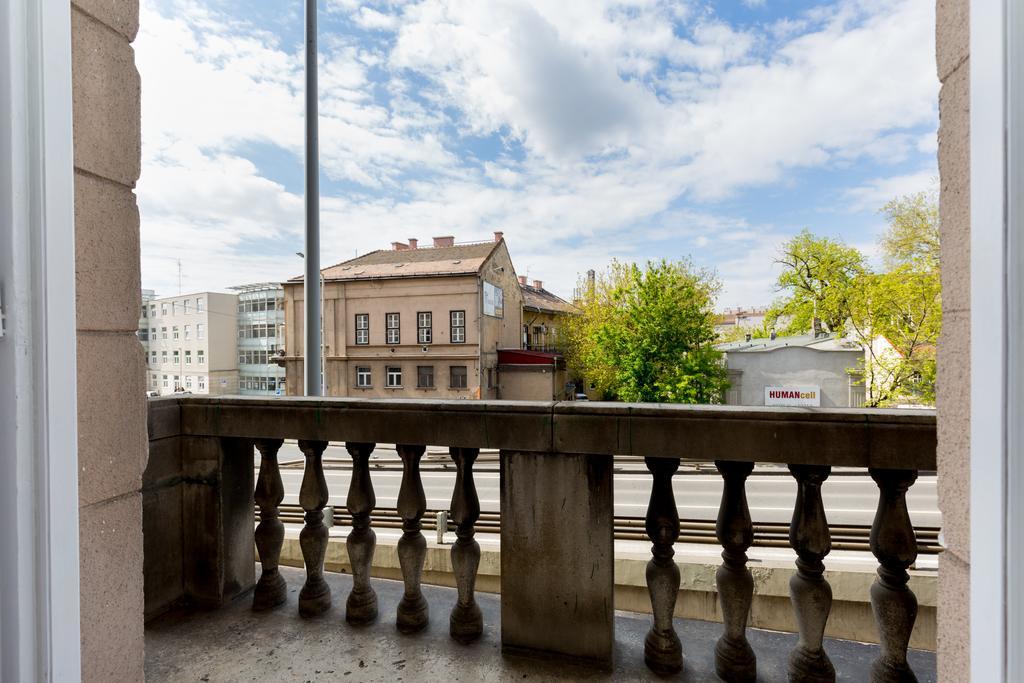 F4 Fiumei Budapesta