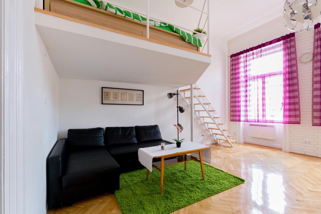 F4 Fiumei Apartament *