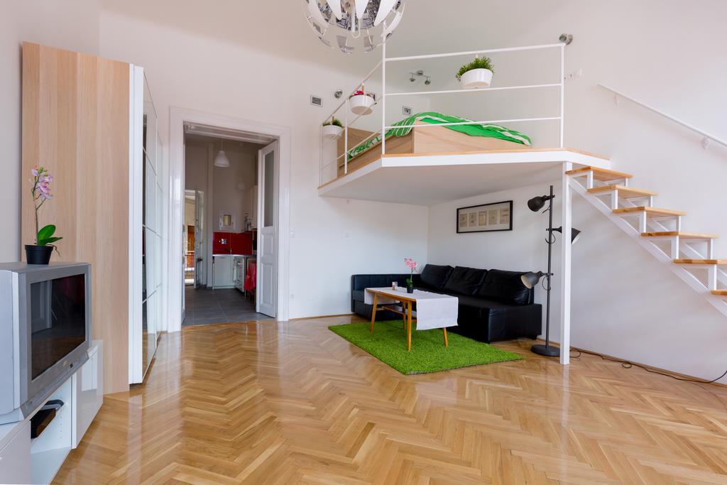 F4 Fiumei Apartament Budapesta